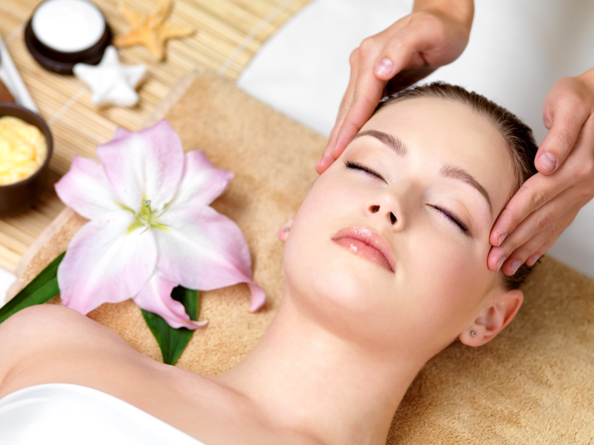 Facial Massage Techniques for Relaxation